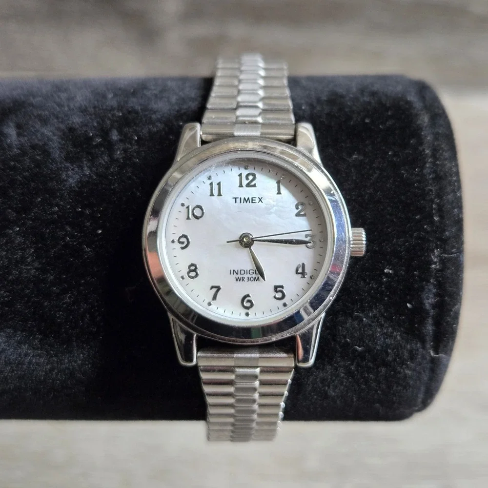 Timex T2M826 Women's Indiglo Quartz Watch Silver Tone Mother of Pearl Stretch 6